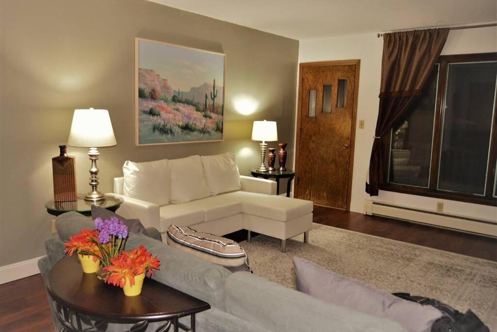 Arhaus 3 Apartment Гранд Форкс Екстериор снимка